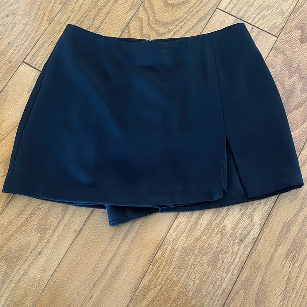 Amanda uprichard skort